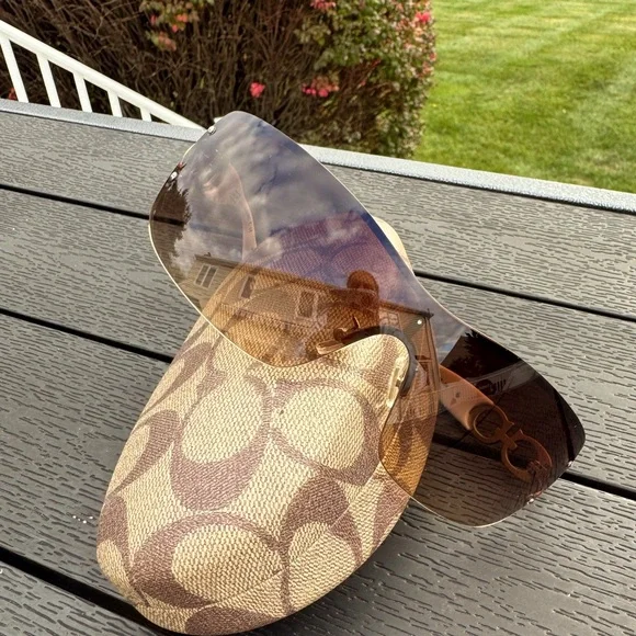 EUC Coach Sunglasses HC 7018 Noelle - Picture 4 of 8